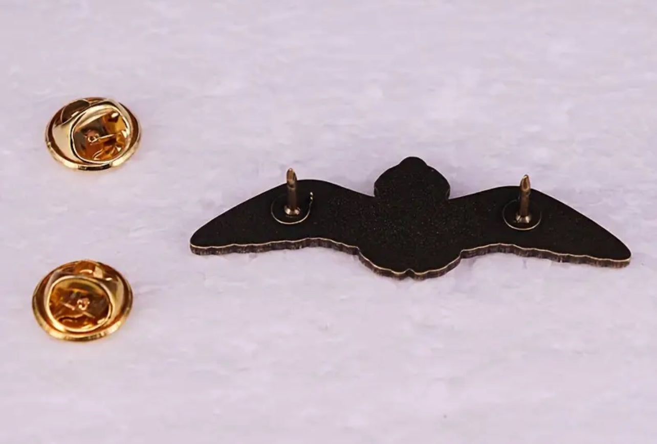Gold Tone Royal Air Force RAF Pilot Wings Vintage Badge Pin FREEPOST